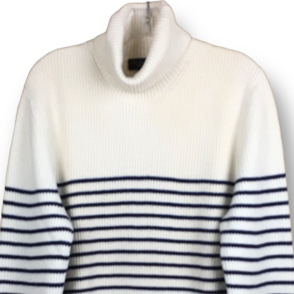 Bloomingdale’s Chunky Knit Striped Merino Wool Unisex Turtleneck Sweater Size L - Picture 3 of 9